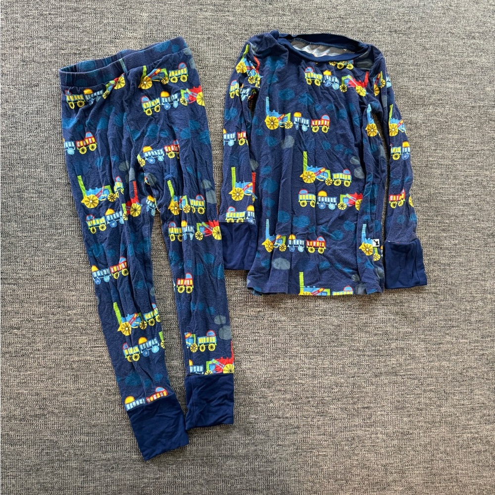 Kiki & Lulu two piece bamboo toddler pajamas train theme!